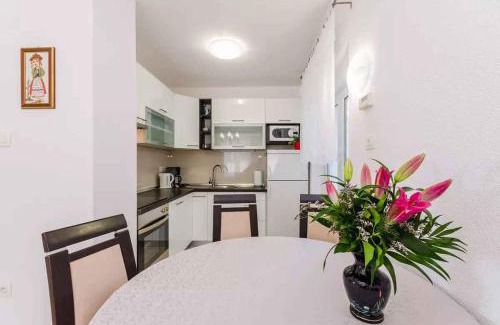 Povile Apartment | Apartments in Povile 39105