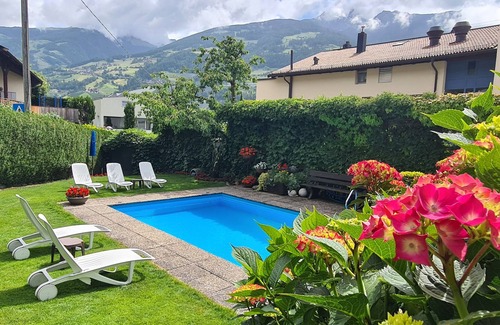 Rifiano Apartment | Apartments Innerhofer Apartment with balcony and mountain view