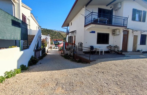 Podglavica Apartment | Apartments Jakoubek (10621-A6) - Rogoznica