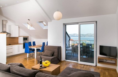 Drace Apartment | Apartments Kula - Three Bedroom Apartment with Balcony and Sea View-B5