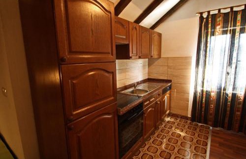 Drace Apartment | Apartments Leme - Comfort One Bedroom Apartment with Garden View Apt5