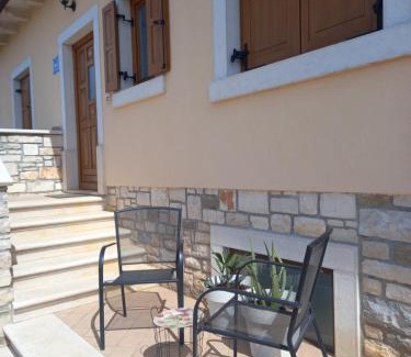 Fiorini Apartment | Apartments Leone