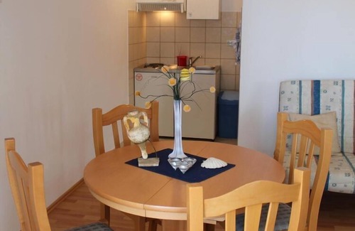 Lozica Apartment | Apartments Lozica - Comfort Studio Apartment with Terrace and Sea View