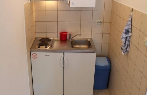 Lozica Apartment | Apartments Lozica - Comfort Studio Apartment with Terrace and Sea View