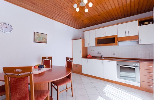 Povile Apartment | Apartments Maravera (86451-A2) - Povile