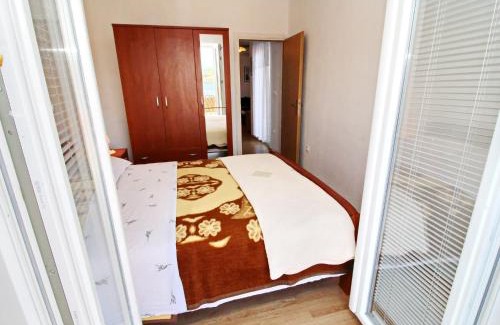 Polace Apartment | Apartments Nodilo - One Bedroom Apartment with Balcony and Sea View Apt 1