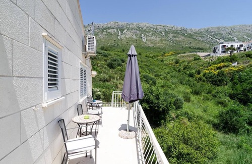 Mokosica Apartment | Apartments Peco - Apartment with 1 bedroom, terrace and partial sea view