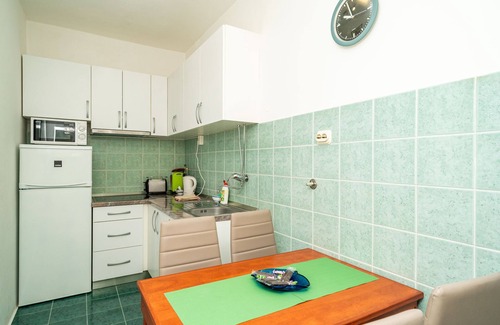 Mokosica Apartment | Apartments Peco - Four-Bedroom Apartment with Balcony and Sea View