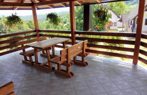 Poljanak Hotel | Apartments Poljanak Green House