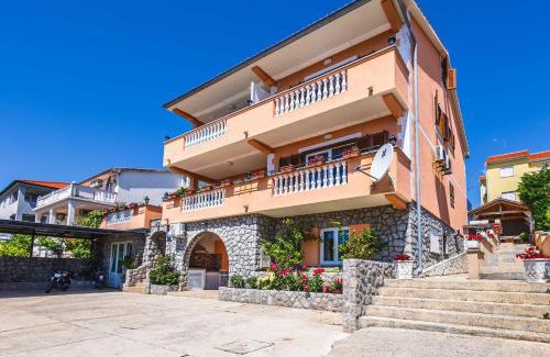 Cizici Apartment | Apartments Rose