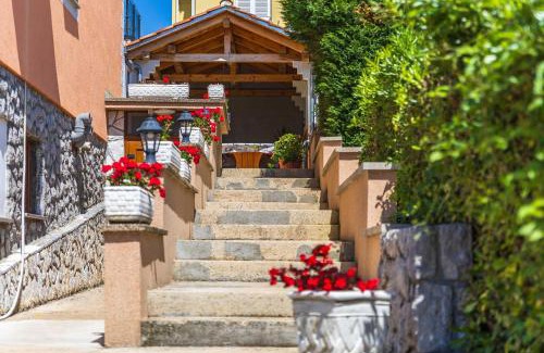 Cizici Apartment | Apartments Rose