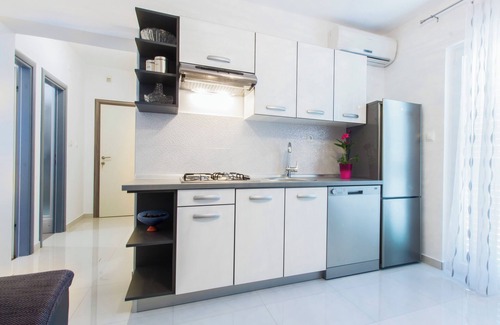 Grebastica Apartment | Apartments Vesna A-1, type 3+2, apartment in charming Grebaštica with WiFi, AC