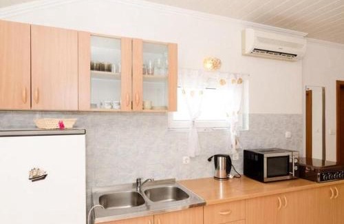 Trpanj Apartment | Apartments Villa Nikol - Comfort Two Bedroom Apartment with Sea View APT 3