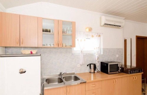 Trpanj Apartment | Apartments Villa Nikol - Comfort Two Bedroom Apartment with Sea View (APT 3)