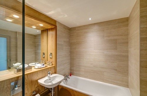 Dundee Hotel | Apex City Quay Hotel & Spa