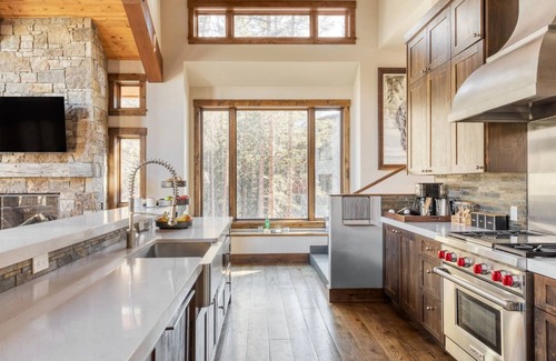 Mountain Village Cabin | Apex | Modern Mountain Getaway with Mountain Views