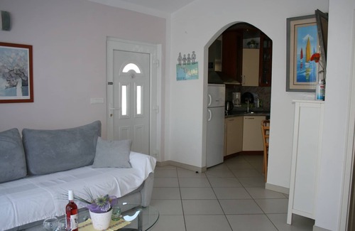 Njivice Apartment | app. 42 m², bathroom, bedroom with balcony, living room, terrace, kitchen, beach