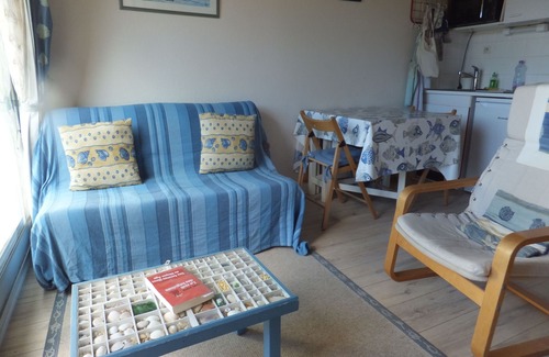 Locmariaquer Apartment | App. duplex in Locmariaquer, on the edge of the gulf, direct access to the sea.