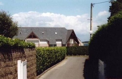 Locmariaquer Apartment | App. duplex in Locmariaquer, on the edge of the gulf, direct access to the sea.