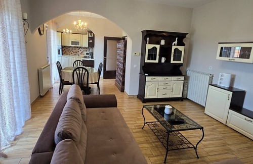 Buici Apartment | App Poesia in Kadumi