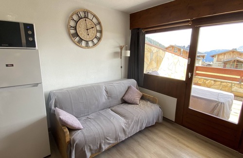 Les Saisies Apartment | App. T2 + ski-in ski-out cabin-near TS Carrets and Legette and the resort center