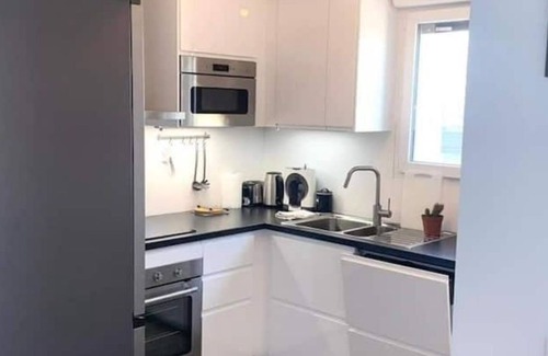 Euromed - La Joliette Apartment | Apparemment Lumineux