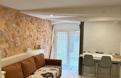 Greolieres Apartment | Apparently in sea and mountains