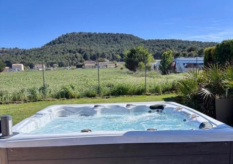 Roquefort-la-Bedoule Apartment | Appart. 4 pers a 6 Kms de Cassis avec acces piscine