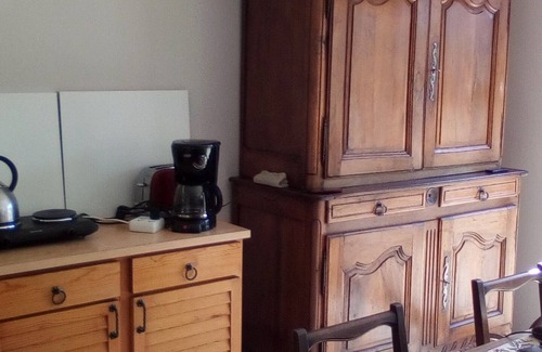 Embrun Villa | Appart 65m, 2-6 people, 2 bedroom and living room with very comfortable sofa.