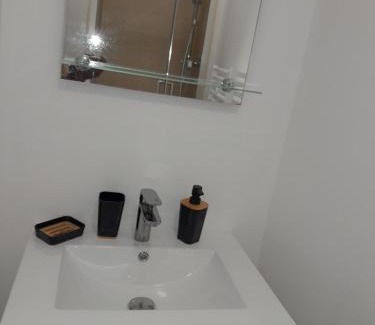 Miroir - Batignolles Apartment | Appart centre FNAC