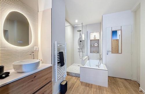 Saint-Jean Apartment | Appart City break Chic Cosy Wifi Caen Hyper centre