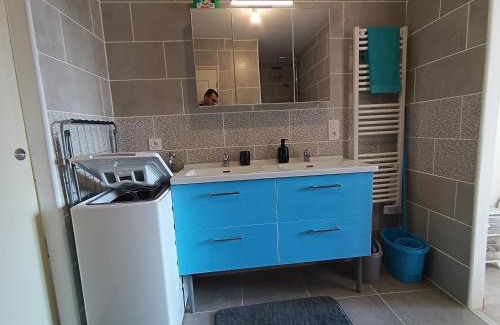 Beausemblant Apartment | Appart complet 2 chambres calme facture et repas possibles