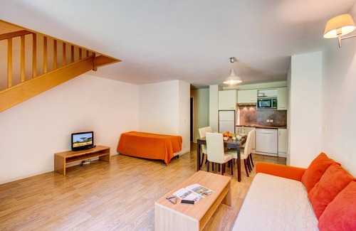 La Feclaz Condo | Appart Cosy avec Terrasse! Accès Sauna | Pistes