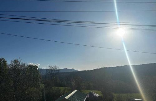 Echallon Apartment | Appart cosy vue montagne, nature & ski à proximité