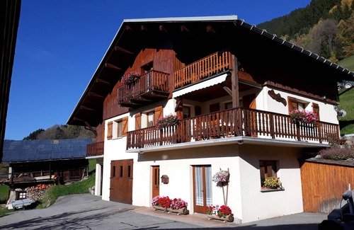 Beaufort Apartment | Appart ds cottage with terrace & panoramic view Arêches-in BEAUFORT SAVOIE