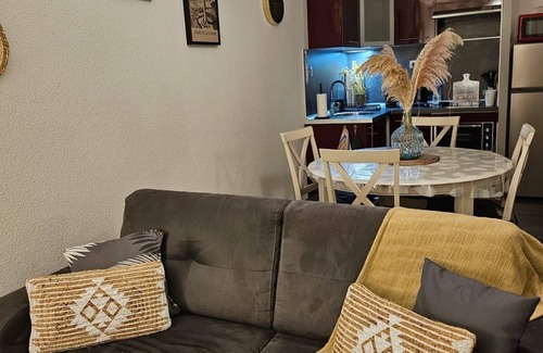 Saint-Georges-de-Didonne Apartment | Appartement Station Balnéaire à 500 m de la Plage à Pied et 1 km de Royan