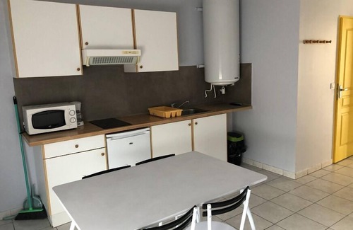 Salon-de-Provence Apartment | Appart'Hôtel Acadien