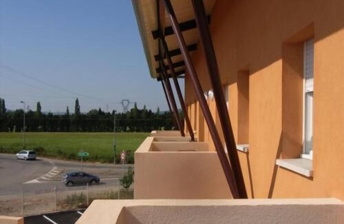 Salon-de-Provence Apartment | Appart'Hôtel Acadien