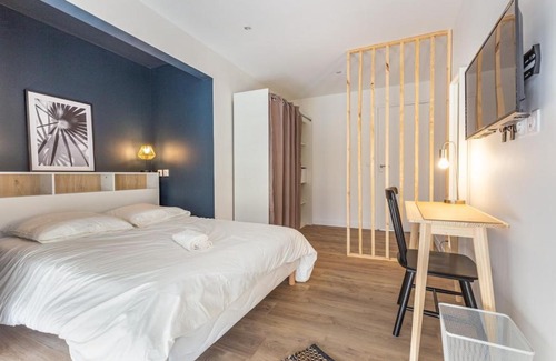 Aguado Apartment | Appart'Hôtel Flowery Green - 5 Chambres - Evry