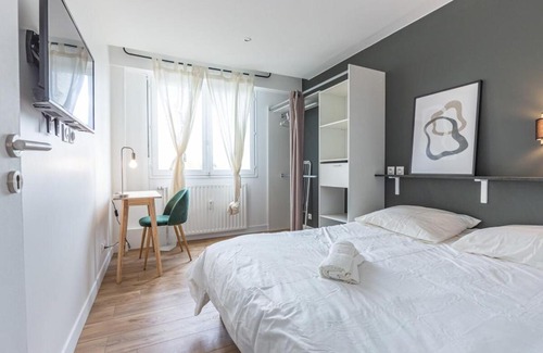 Aguado Apartment | Appart'Hôtel Flowery Green - 5 Chambres - Evry