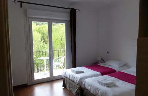 Amelie-les-Bains-Palalda Apartment | Appart'Hotel Castel Emeraude, Charme et Caractère