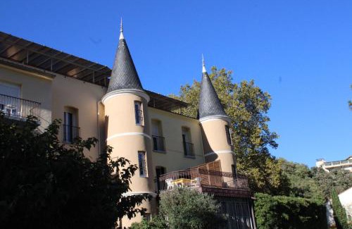 Amelie-les-Bains-Palalda Apartment | Appart'Hotel Castel Emeraude, Charme et Caractère
