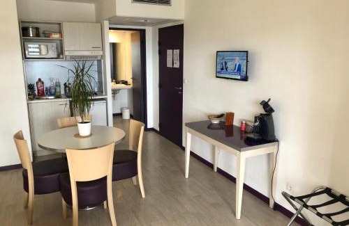 Lourdes Apartment | Appart LOURDES 100 m GARE - 4 Places avec Balcon 10mn Sanctuaire