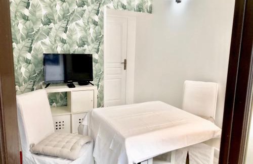 Quartier de Javel Apartment | Appart Parisien privé authentique Cosy rue Saint-Charles 75015 Paris proche Tour Eiffel