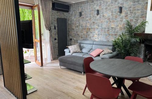 Cremeno Apartment | Appartamento con terrazzo in Barzio