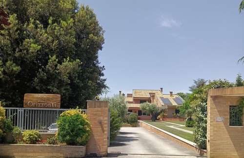 Sant'Elpidio a Mare Apartment | Appartamento Gli Ulivi con Piscina