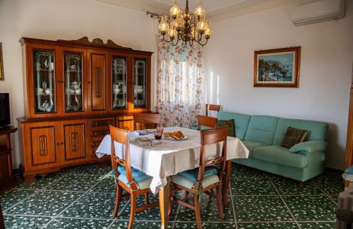 San Vincenzo Apartment | Appartamento IL LIMONE zona centrale vista mare