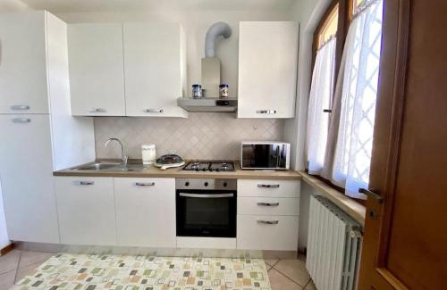 Marina di Massa Apartment | Appartamento in Villa a Marina di Massa