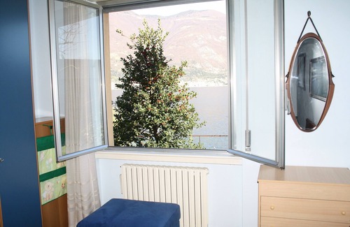 Lezzeno Apartment | Appartamento IN Villa A Lagohouse With Garden