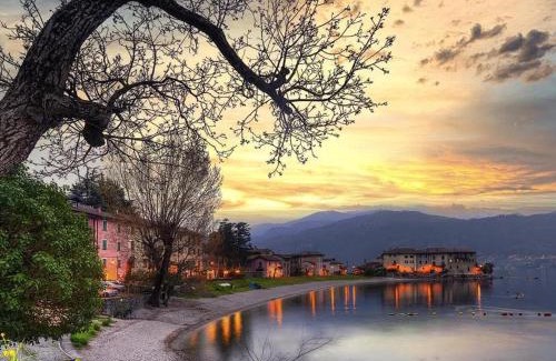 Lierna Apartment | Appartamento L'ulivo 5 chilometri da Varenna vista lago in via privata